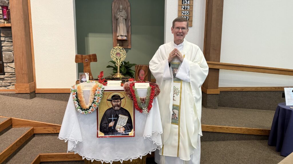 Tree of Hope Tour - St. Stephen - Photo of Msgr with Relics